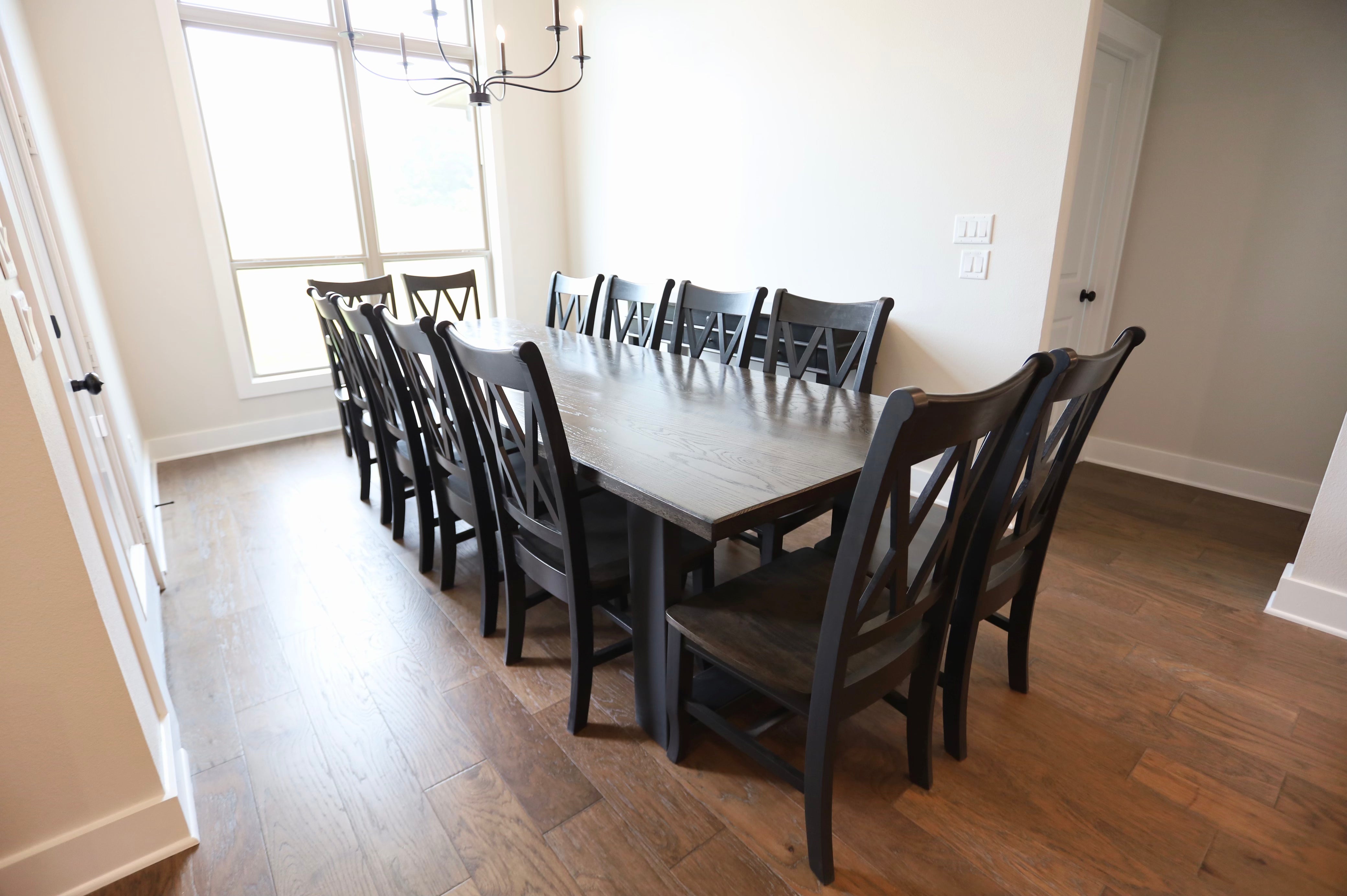 The Modern Lydia Table