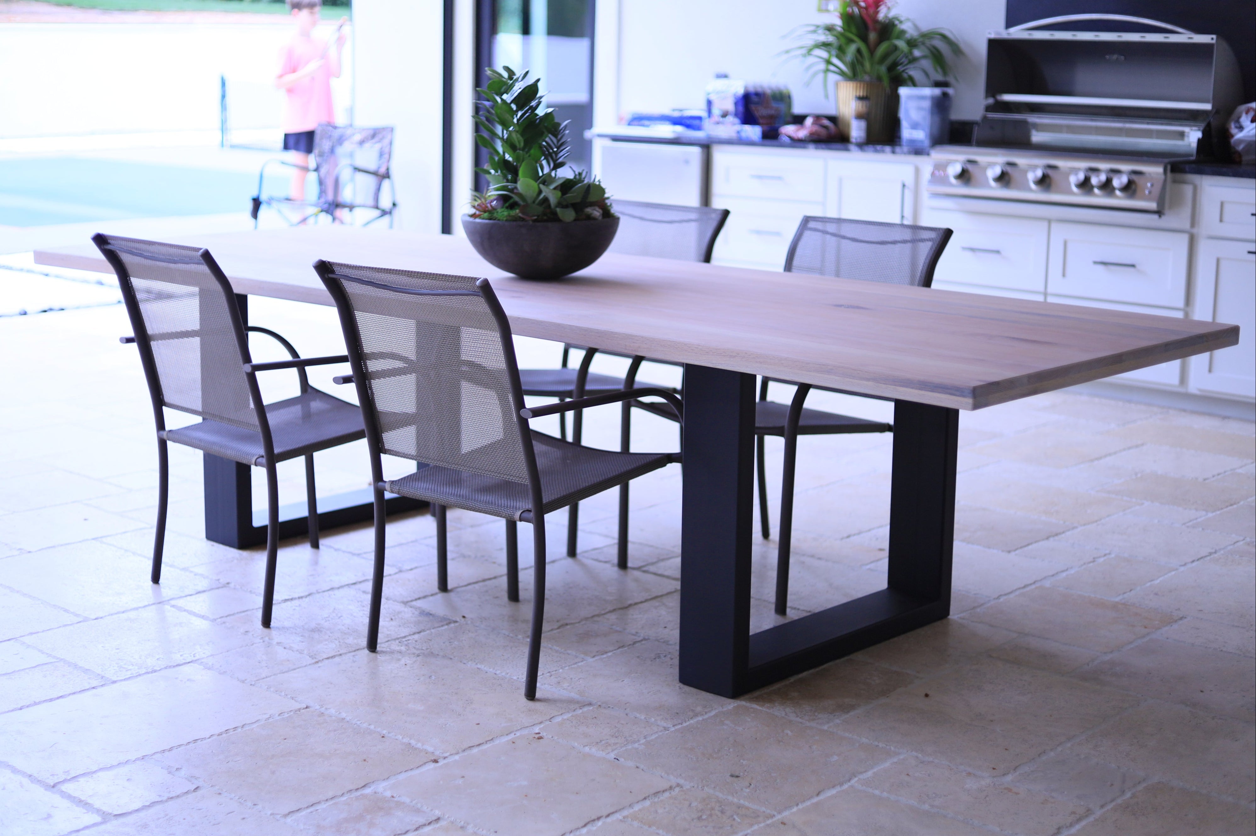 The Modern Lydia Table